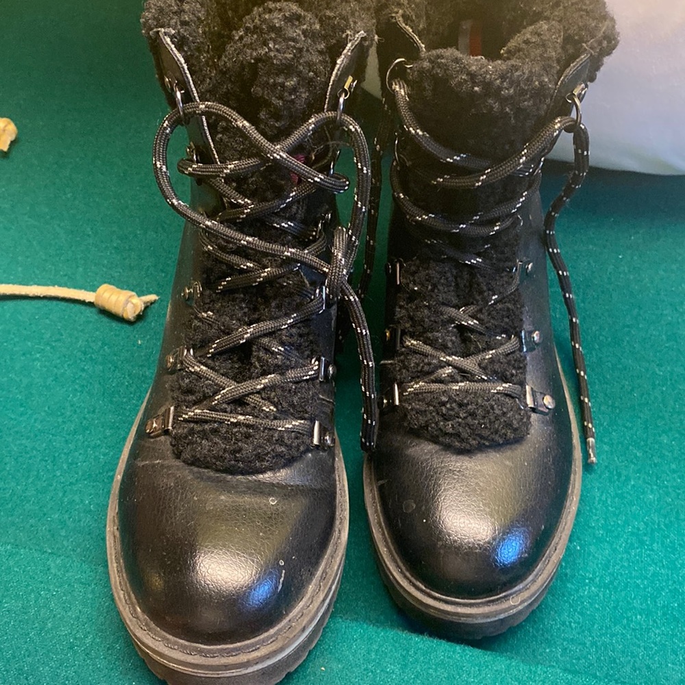 Tommy Hilfiger black winter tie up boots